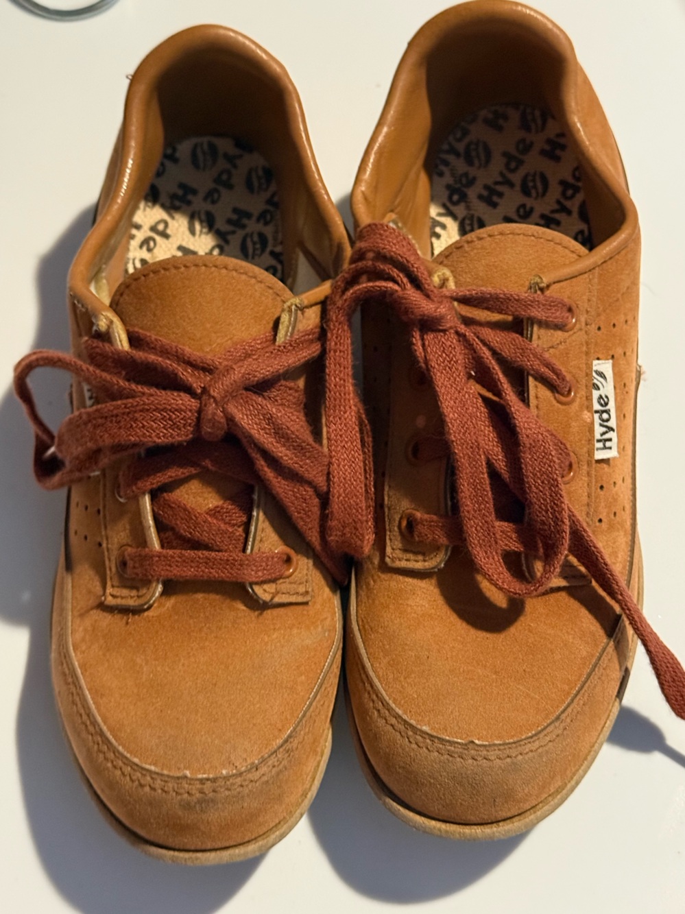 Hyde Vintage 70s Suede Low-Top Sneakers in Rust Brown